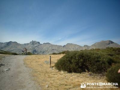 Laguna Grande de Gredos - Sierra de Gredos - Los Barrerones; puente octubre; club montaña madrid